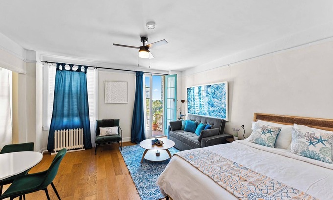 Waterfront Apartment | Charming Downtown Studio Near Convention Center and Beach