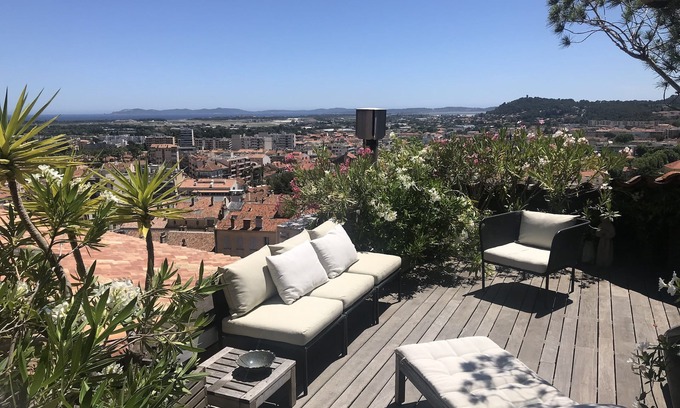Hyeres City Centre Apartment | Charming duplex apartment with large terrace and splendid view.