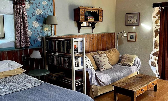 Villanueva De La Vera Cottage | Charming stone cottage surrounded by nature with unique mountain views
