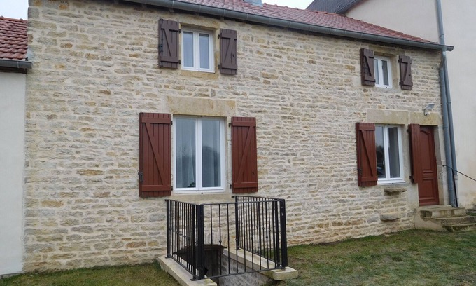 Gilley Cottage | Charming Family Cottage near Fayl-Billot with Cozy Interior and Nearby Attractions