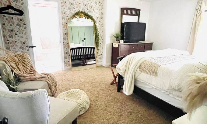 Ruckersville House | Charming Family Getaway; Wineries; Skyline Dr; Sleeps 4; Short Stays; EV+