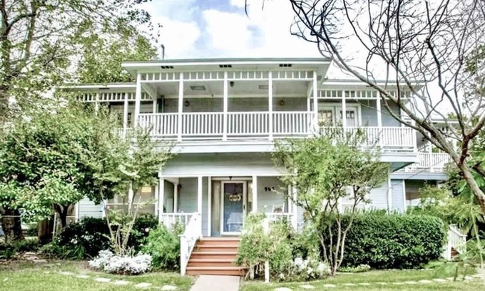 McKinney House | Charming Family Getaway in McKinney
