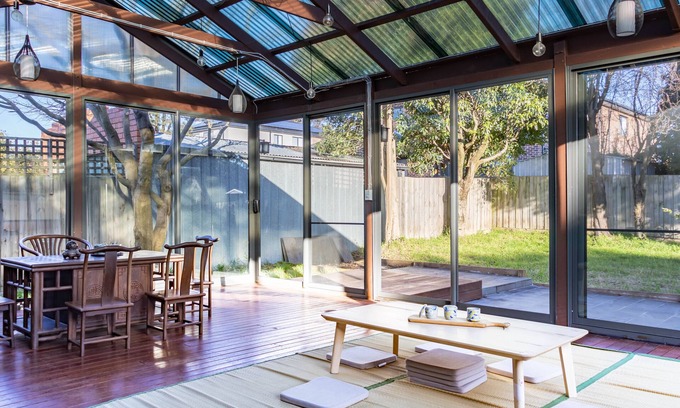 Glen Waverley House | Charming Family Home near Glen w AMAZING TEAHOUSE