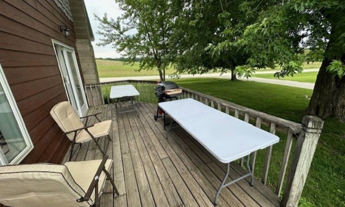 Spring Valley Other | Charming farmhouse with 4 bedrooms and WiFi, AC near Spring Valley