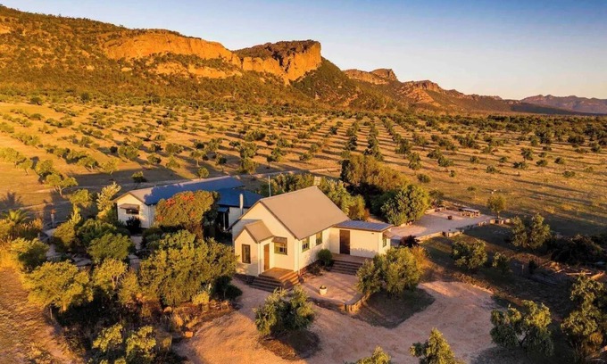 Laharum House | Charming Farmhouse on a Large Historic Olive Grove