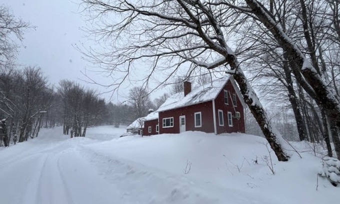 Woodstock Cabin | Charming farmhouse, dog friendly, Appalachian trail access