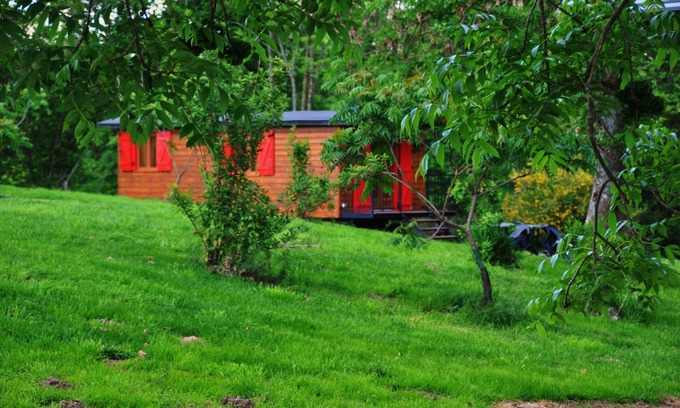 Peyrat-la-Noniere House | Charming Florentine caravan Peyrat La Nonière on estate with Château pond