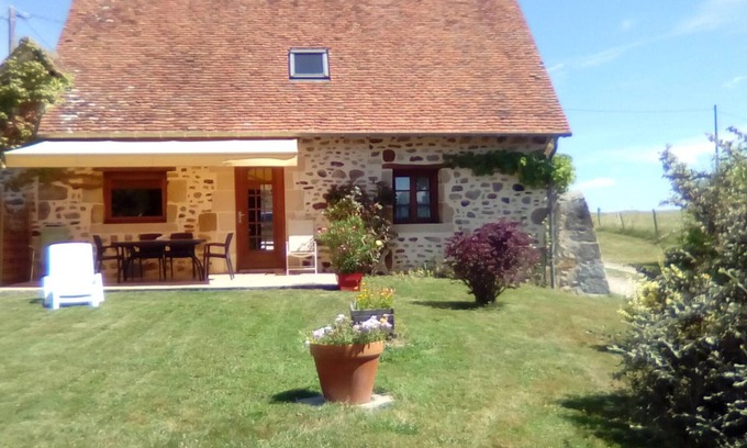 Bourbon-l'Archambault Cottage | Charming Restored Farmhouse with Pond View, BBQ, Play Area, and Fishing Included