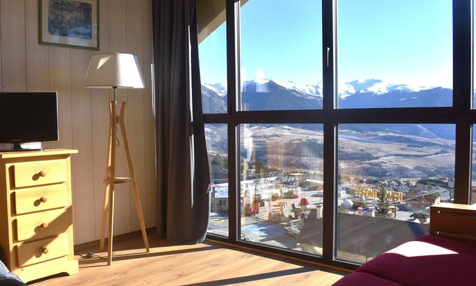 Font-Romeu-Odeillo-Via Apartment | Charming 2-room cabin in central Font-Romeu, parking included