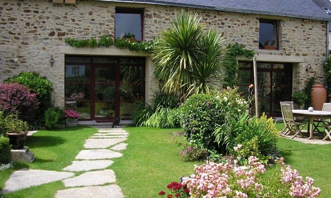 La Chapelle-des-Marais Cottage | Charming Renovated Cottage in Brière Park with Garden, Near Guérande