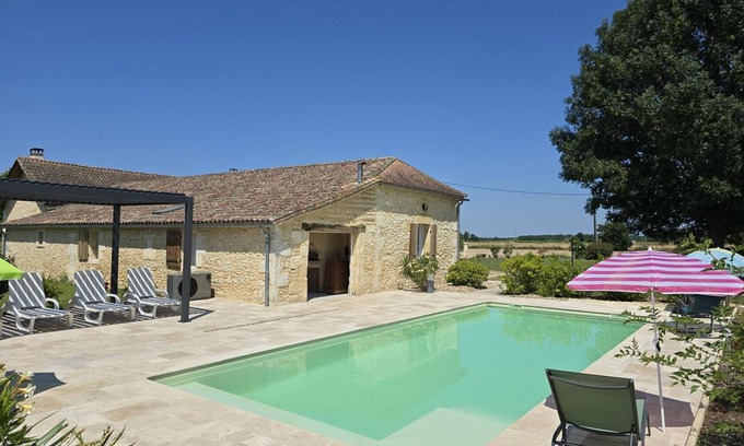 Lamonzie-Saint-Martin Cottage | Charming stone cottage with shared pool, WiFi, near Bergerac