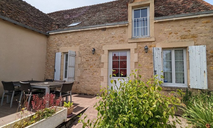 Lourouer-Saint-Laurent Cottage | Charming 18th-Century Farmhouse with Garden near George Sand's House