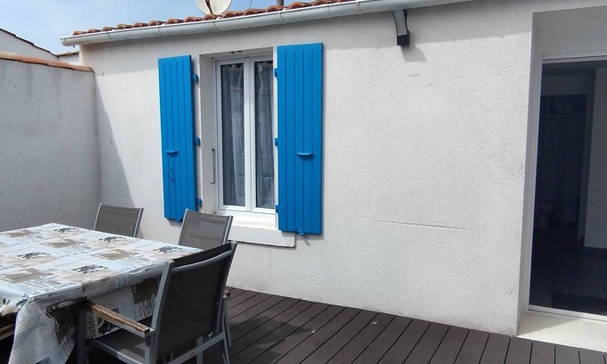 Domino House | Charming 4-Person House in Domino, Oléron - Close to Market, Beaches, and Nature Trails