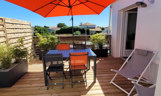 La Cotiniere Apartment | Charming first-floor apartment with terrace in La Cotinière