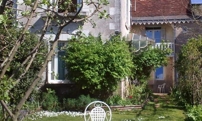 Loches Apartment | Charming furnished studio in the medieval citadel
