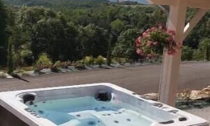 Bully House | Charming gîte15 pers vignes Beaujolais pierres dorées Lyon