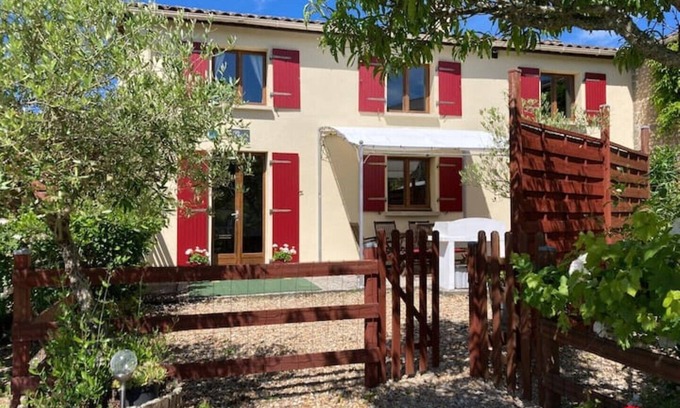 Chatenet House | Charming Gite 3* + pool + tasting room. Beautiful views down the Seugne Valley.