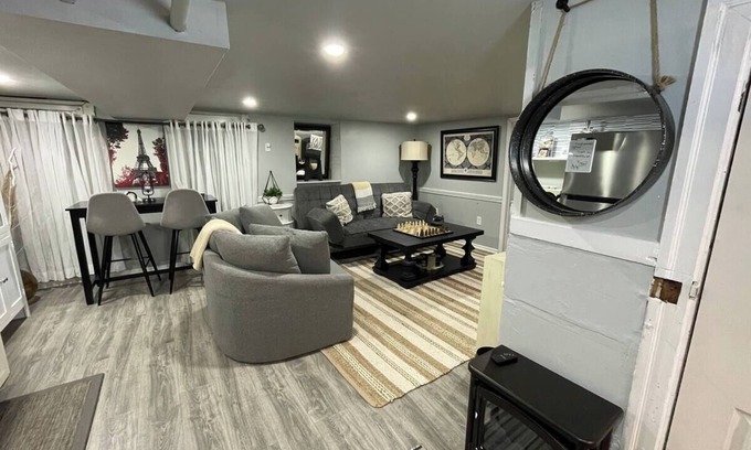 Upper Darby House | Charming Greater Basement Philly Apt.