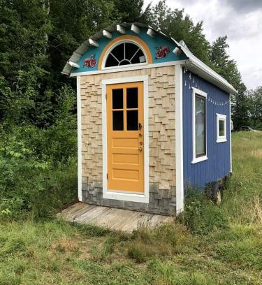 Chatham House | Charming Gypsy Caravan for Vacations in White Mountain National Forest