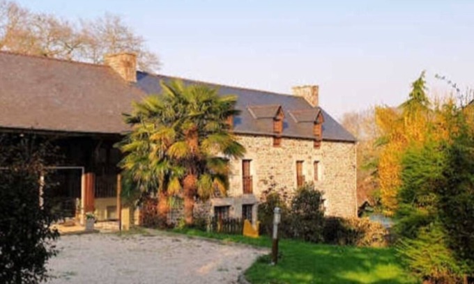 La Vicomte-sur-Rance House | charming house with heated pool near Dinan/Dinard/St Malo
