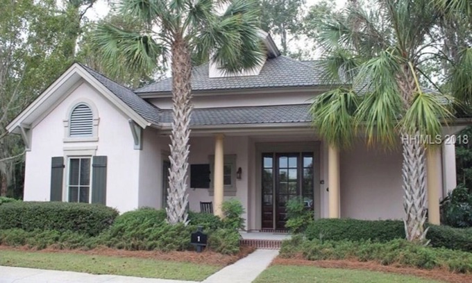 Bluffton House | Charming Hampton Hall Golf Cottage adjacent to the Golf Course