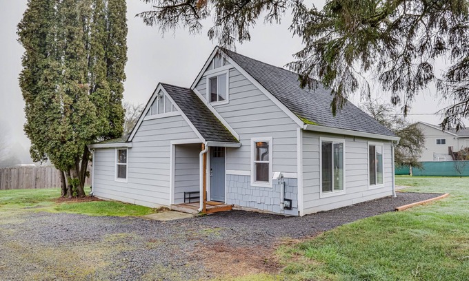 Rock Creek House | Charming Happy Valley Home: 13 Mi to Portland!