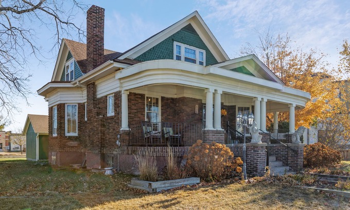 Chaska House | Charming Historic Home. Large 5 bed 2 bath- close to everything