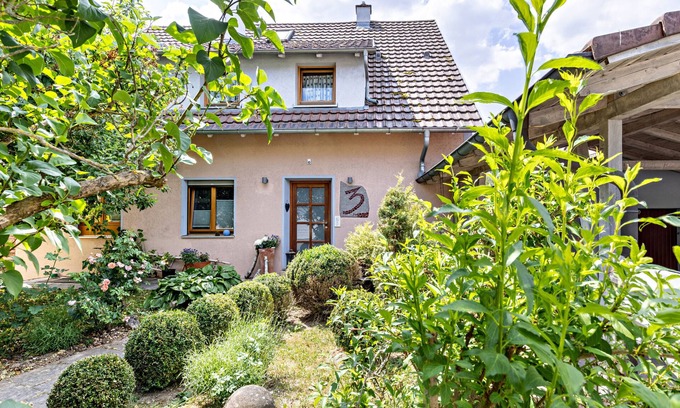 Tuebingen Apartment | Charming Holiday Apartment with Private Terrace and Wi-Fi