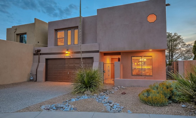 S Y Jackson House | Charming home in the Albuquerque foothills