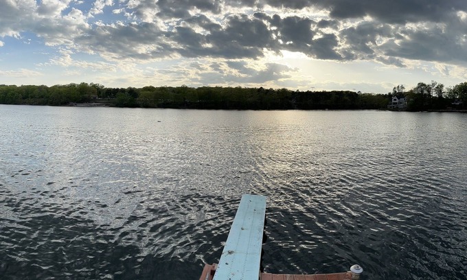Worcester House | Charming home on Lake Quinsigamond!