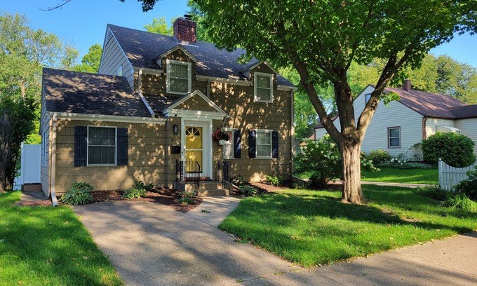 Faribault House | Charming home, quiet neighborhoodn< 2mi to Shattuck, game room, deck