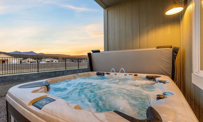 Bellemont House | Charming Home With View Of San Francisco Peaks W/hot tub