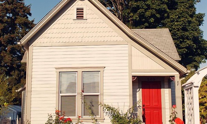 Newberg Cottage | Charming home within walking distance of gourmet dining, wine tasting & shopping