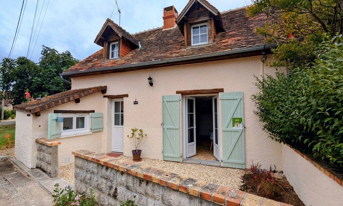 Mezieres-en-Brenne Cottage | Charming house in quiet hamlet, ideal for nature lovers with modern comforts, garden, and pet-friendly
