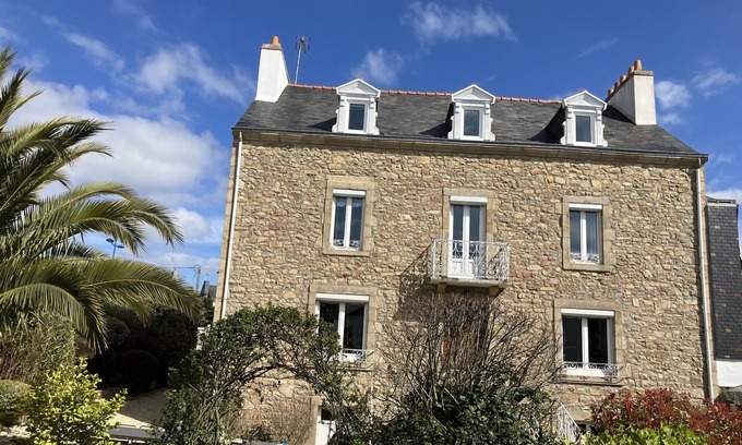 Etel Villa | Charming house 2OOm from the port and seawater basin, right in the center of town.