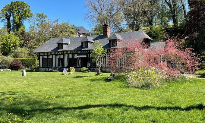 Fontaine-le-Dun House | Charming house, 8 minutes from the sea, 5 bedrooms. Large garden.
