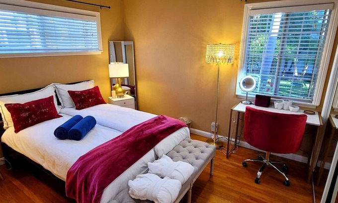 North Redondo House | Charming House House w backyard oasis-10 min from the Beach!
