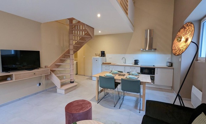Angouleme Cottage | Charming House in Angoulême: Private Courtyard, Modern Amenities, Pet-Friendly, Close to Attractions
