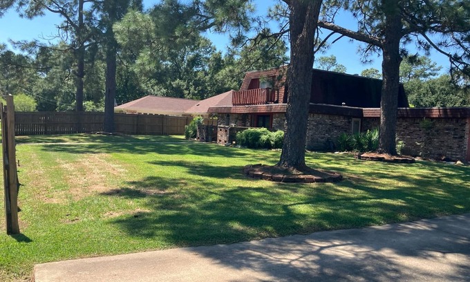 Bridge City House | Charming house in Bridge City with AC & Free WIFI
