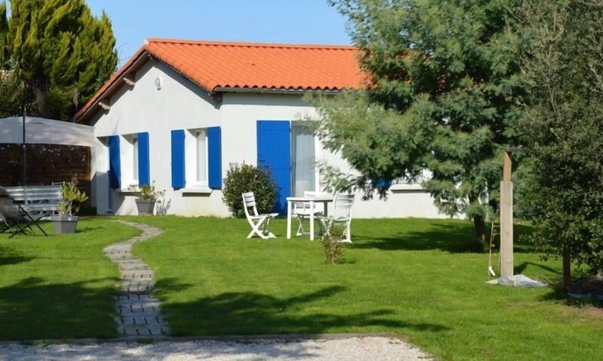 Vertou Cottage | Charming House near Nantes with Private Garden, Terrace, and Modern Amenities