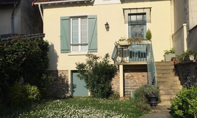Bry-sur-Marne House | Charming house on the banks of the Marne with garden between Paris and Disneyland