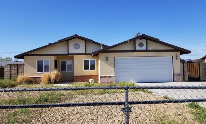 California City House | Charming House