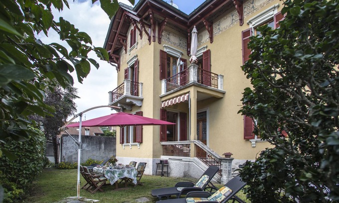 Pettenasco Apartment | Charming house with garden near the romantic lake of 0rta, for 6 people