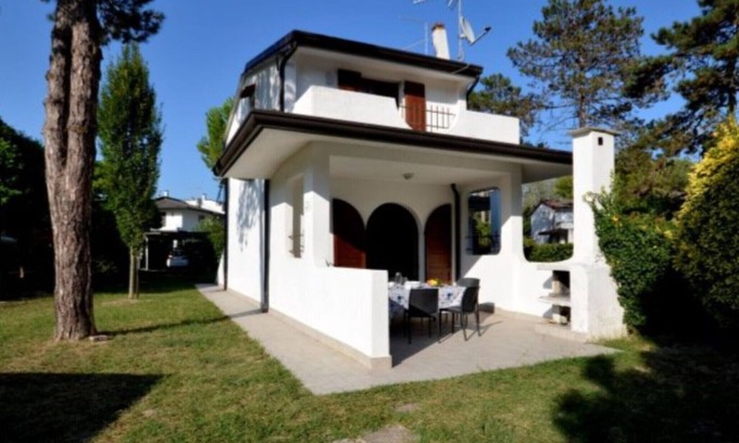 Bibione Lido dei Pini Villa | Charming house with private garden