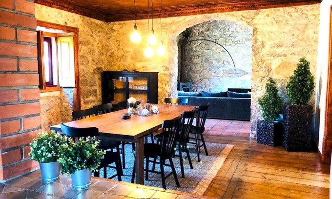 Porto de Mos House | Charming House with Private Pool in Porto de Mós