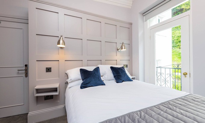 Howth Apartment | Charming Howth Marina Retreat