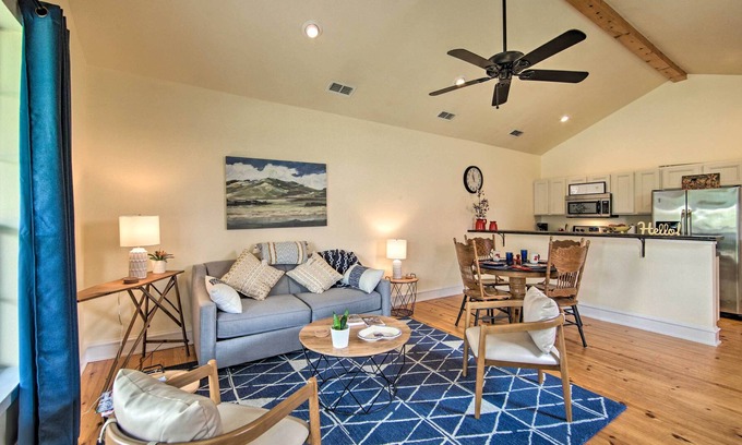 Jefferson House | Charming Jefferson Home - Close to Museums!