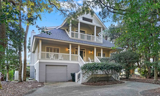 Kiawah Island House | Charming KIAWAH Home in IDEAL Location with Pool Access, Screened Porch, Close to Beach!