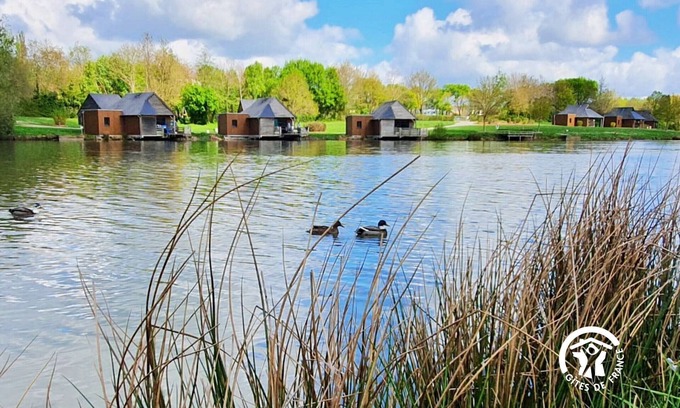 Villiers-Charlemagne Cottage | "Charming Lakeside Chalet with Private Fishing Pier, Game Room, and Nearby Village Amenities"