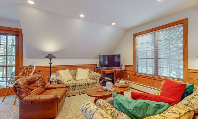 Denmark House | Charming Lakefront Apartment with Stunning Views and Cozy Amenities